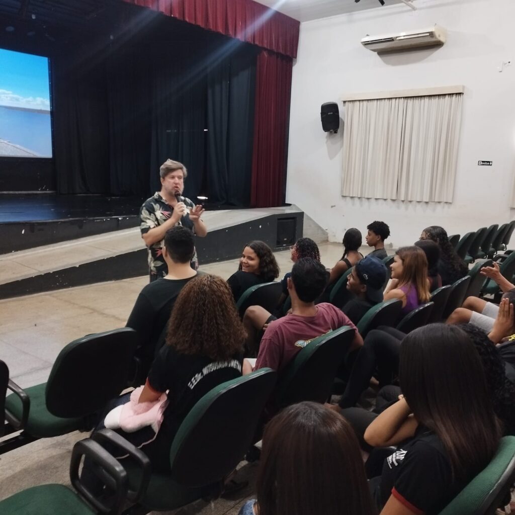 Oficina de Roteiro com Newton Cannito atrai grande público e é sucesso absoluto em Pereira Barreto
